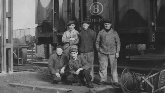 Photo à Ronet à l'atelier de peinture des wagons